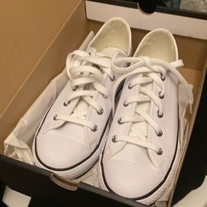Converse white leather junior size 4